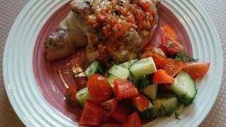 Куриные окорочка фаршированный овощами