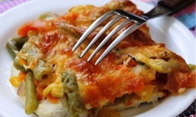 Рецепт курица под овощами в духовке