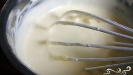 курица с приправами и чесночным соусом