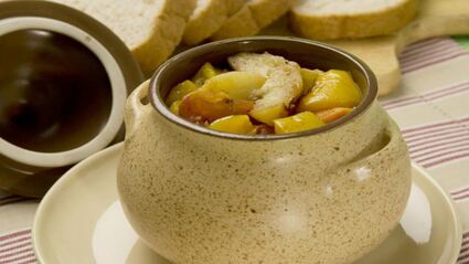 курица в горшочке