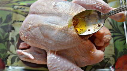 курица, запеченная с виноградом и миндалем