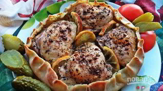 Курица, запеченная в съедобной тарелке