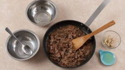 мясо с базиликом