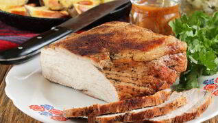 Окорок свиной, запеченный в духовке в фольге