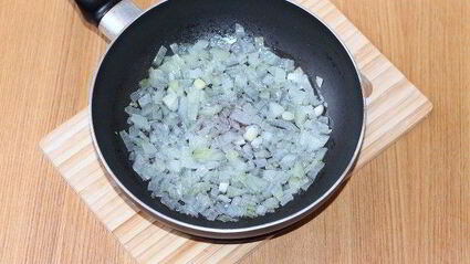 свинина, фаршированная рисом, грибами и креветками