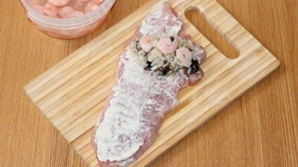 свинина, фаршированная рисом, грибами и креветками