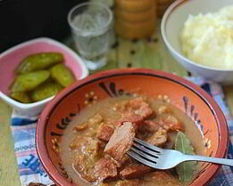 Свинина в луковом соусе — мясо по-еврейски