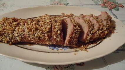 свинина в ореховой панировке