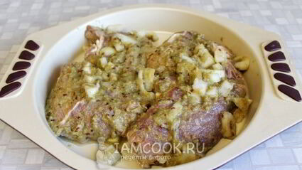 свинина, запеченная с крыжовниковым соусом