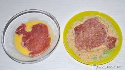 свиные отбивные в сырной панировке