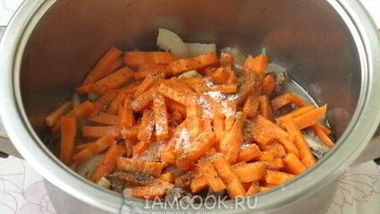 тушеная баранина с луком и морковью