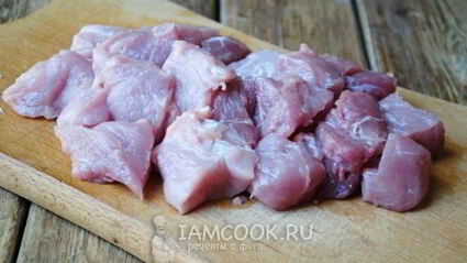 тушеная свинина с помидорами