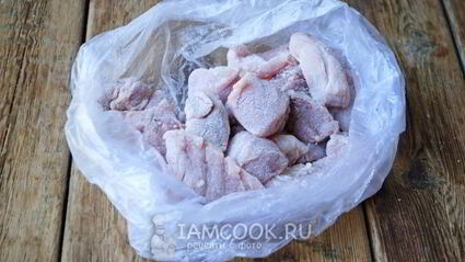 тушеная свинина с помидорами