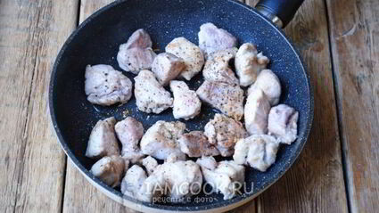 тушеная свинина с помидорами