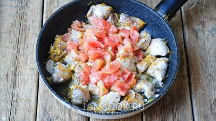 тушеная свинина с помидорами