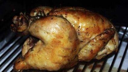 запеченая курица над слоем соли