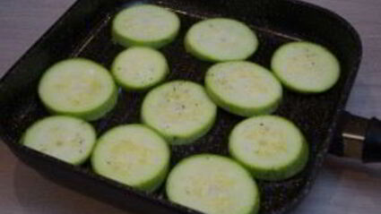 кабачки на сковороде гриль