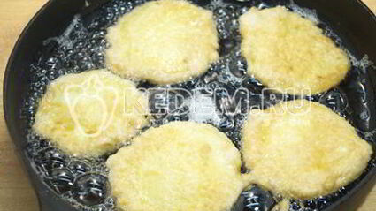 кабачки на сковороде