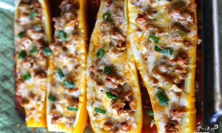 Рецепт кабачки с индейкой под грибным соусом