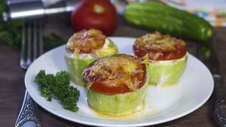 Кабачки в духовке с фаршем с сыром