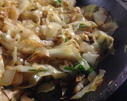 Капуста жареная с грибами