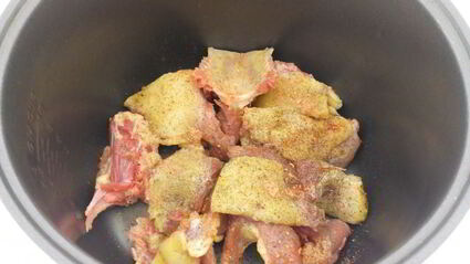 картофель тушеный с уткой в мультиварке