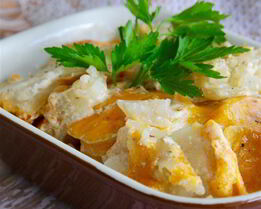 Картофель запеченный с сыром и чесноком