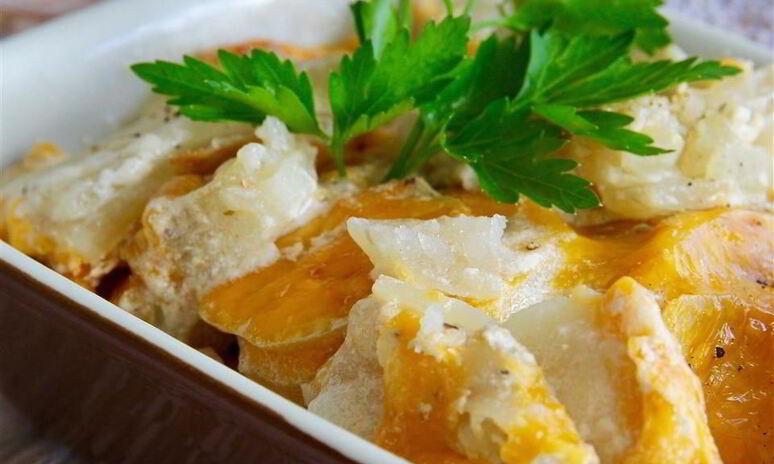 Рецепт картофель запеченный с сыром и чесноком