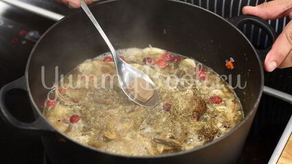 квашеная капуста, тушенная с клюквой