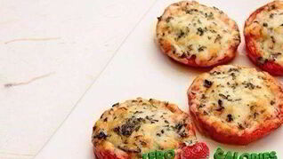 Помидоры, запеченные с сыром в микроволновке