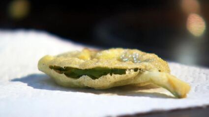 шпинат в кляре с чатни