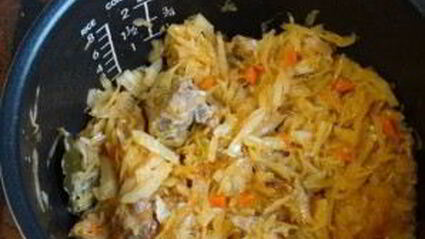 тушеная капуста со свининой в мультиварке поларис