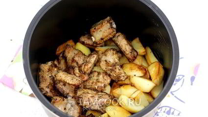 тушеная картошка с ребрышками