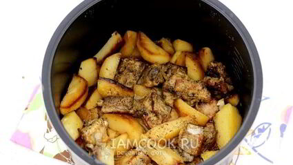 тушеная картошка с ребрышками