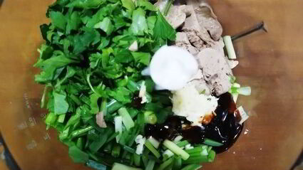 гедза с паштетом из тунца и куриной печенью