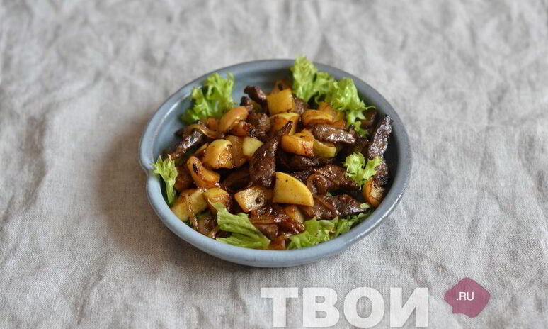 Рецепт говяжья печень с яблоками и луком