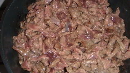 говяжья печень, тушеная с овощами