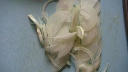 говяжья печень, тушеная с овощами