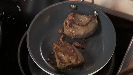 говяжья печенка с гречотто и соусом из огурца