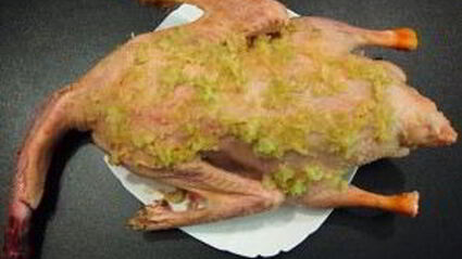 гусь с гречкой, грибами и печенью в рукаве