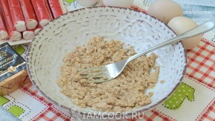 крабовые палочки, фаршированные печенью трески