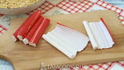 крабовые палочки, фаршированные печенью трески