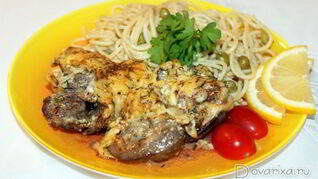 Куриная печень под сырным соусом