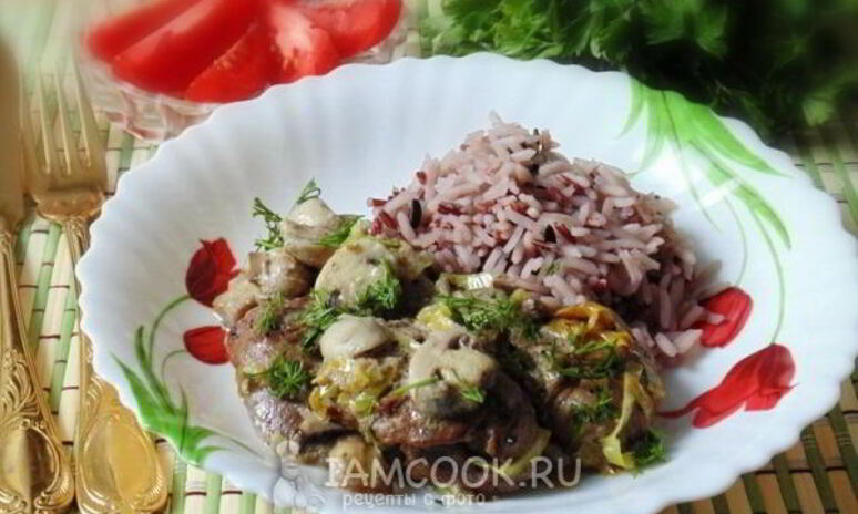 Рецепт куриная печень с грибами в сметане