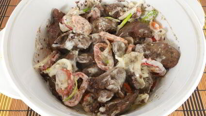 куриная печень с овощами в духовке