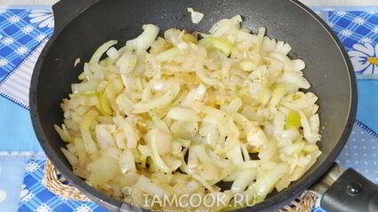 куриная печень тушеная в сметане