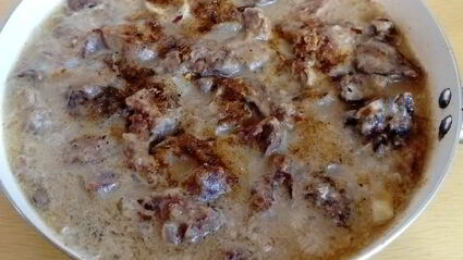 куриная печень в сметанном соусе