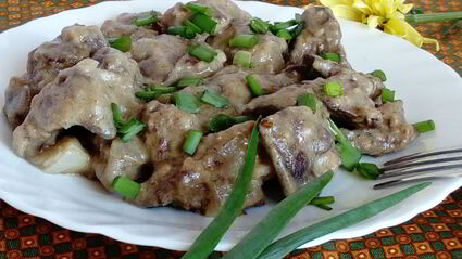 куриная печень в сметанном соусе