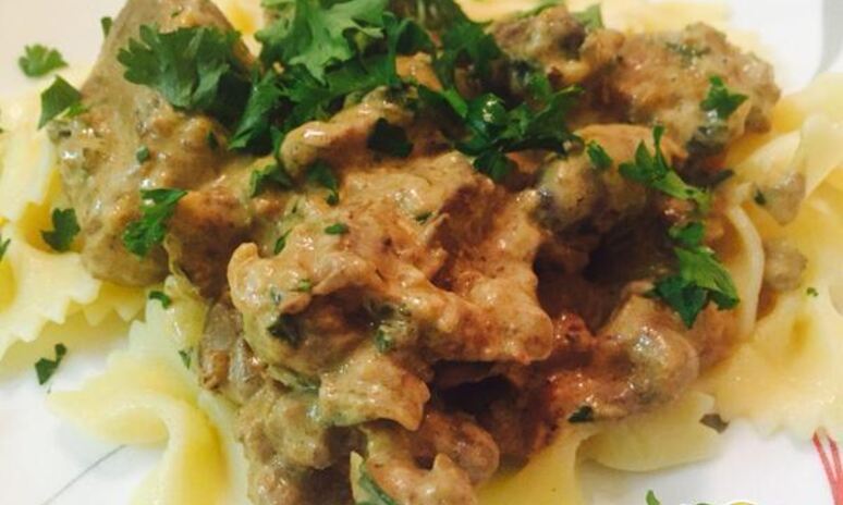 Рецепт куриные сердечки и печень, тушеные в сметане