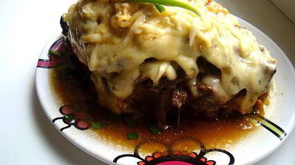 печень говяжья, запеченная под сырной шапкой